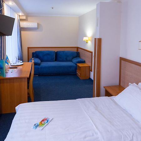 Truskavets 365 Hotel エクステリア 写真